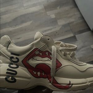 Gucci Beige Sneakers with Red Motif